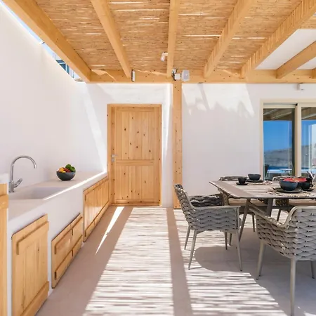 Villa Vibe A - Heated Pool - Mg